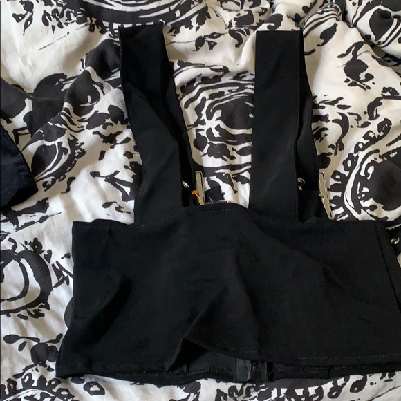 This crop top though !!!! - Picture 2 of 2